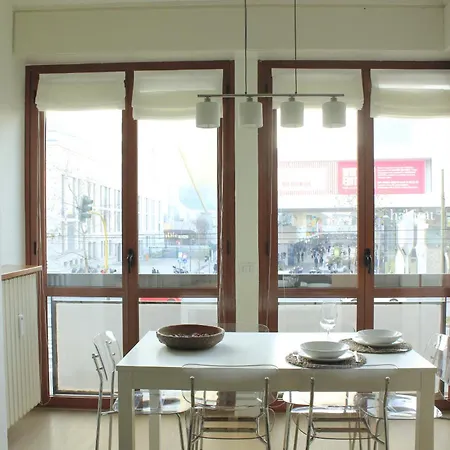 Charming Towers Guest House-Apartment Milano Esterno foto
